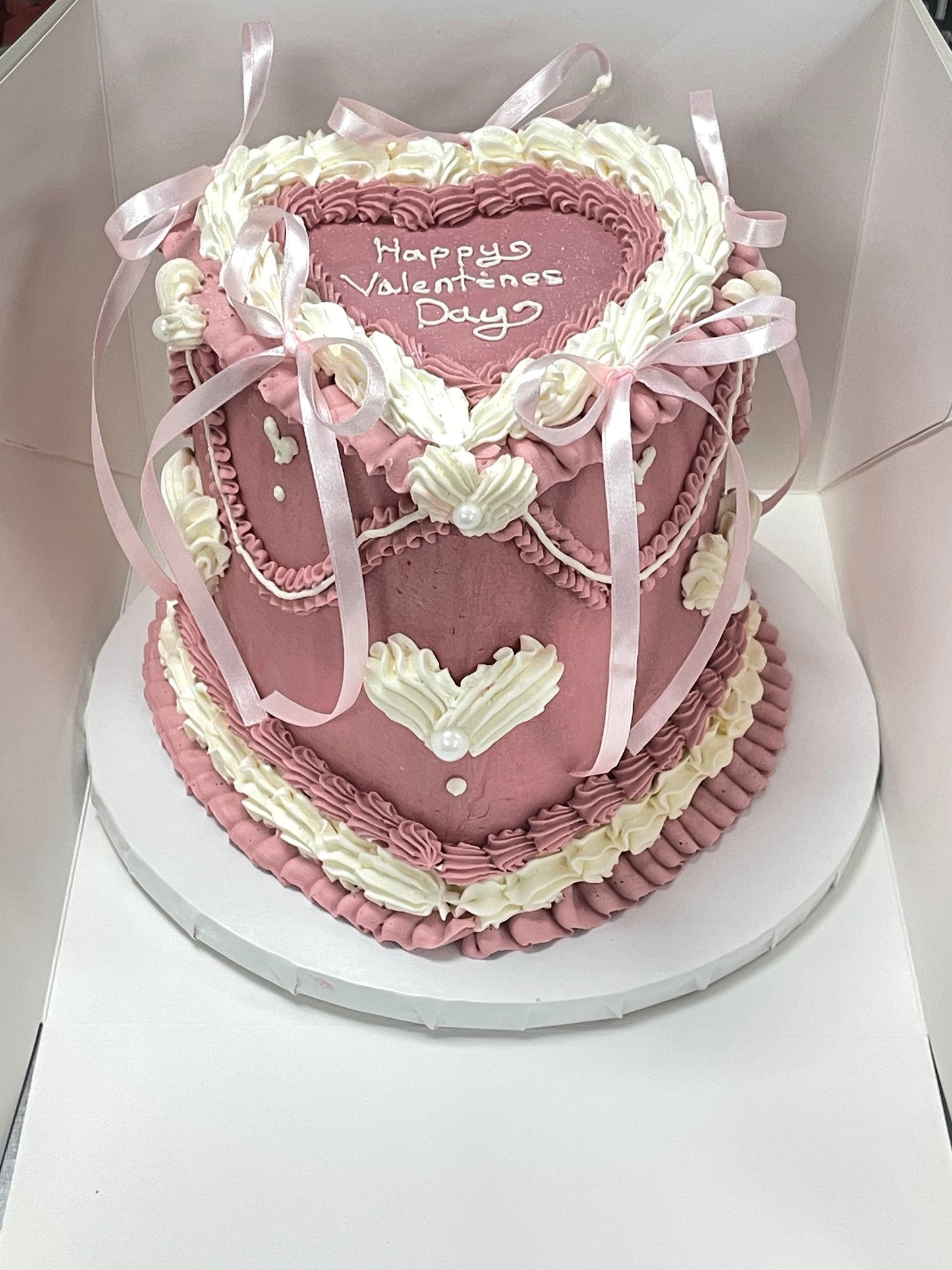 Customizable Vintage style cake
