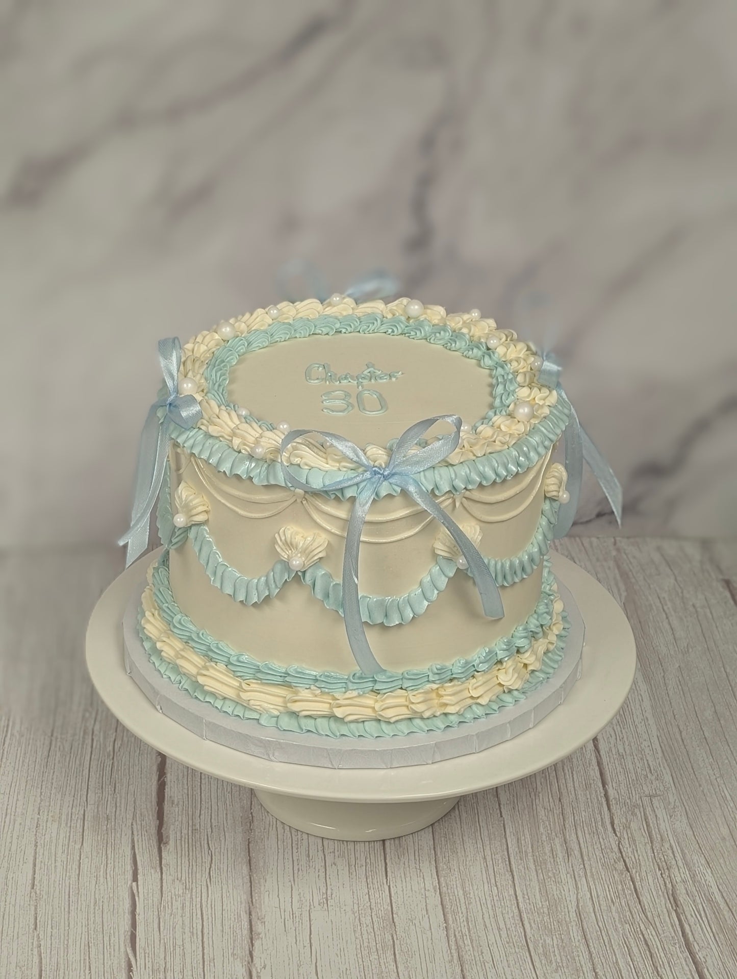 Customizable Vintage style cake