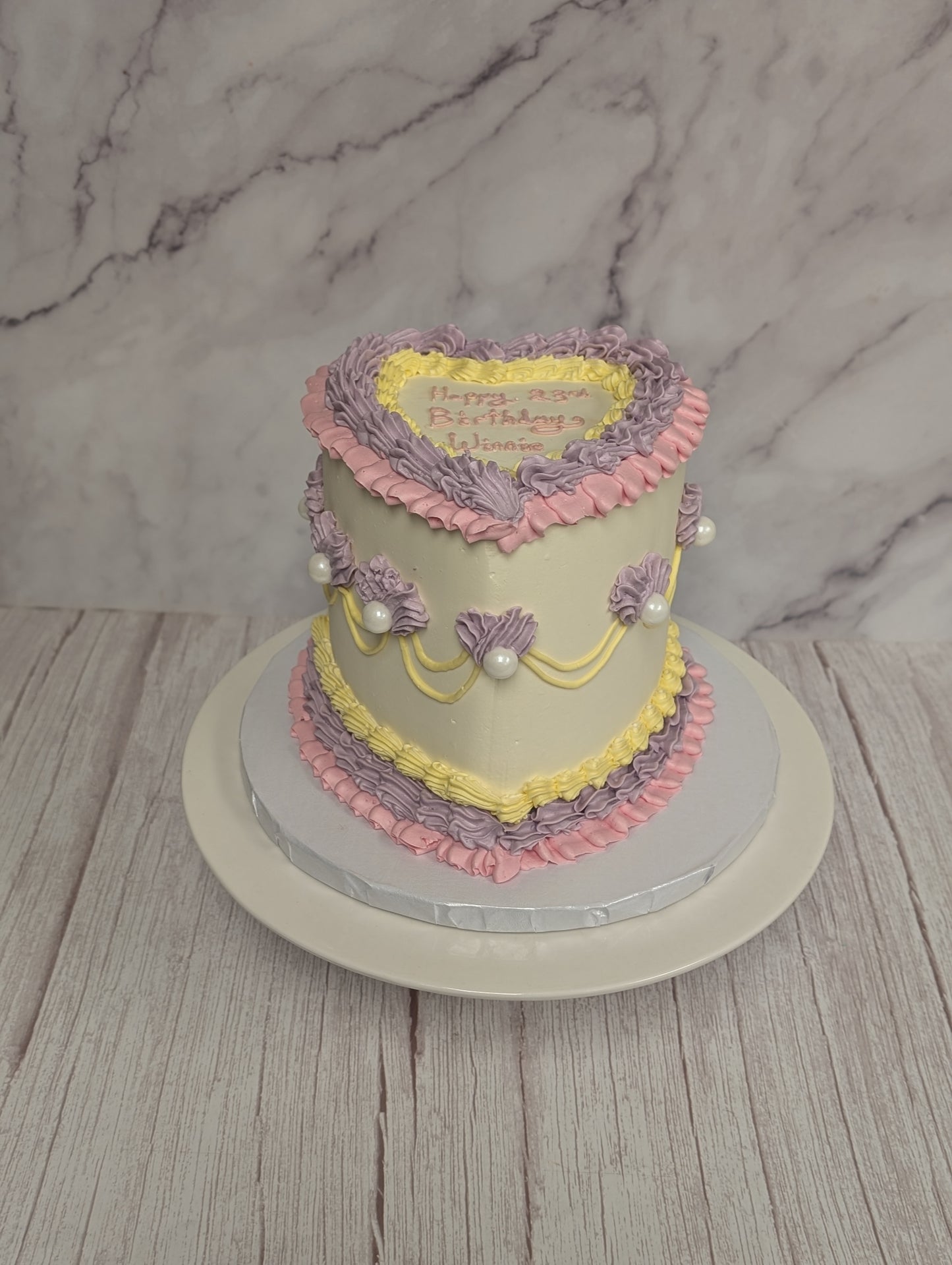 Vintage style cake