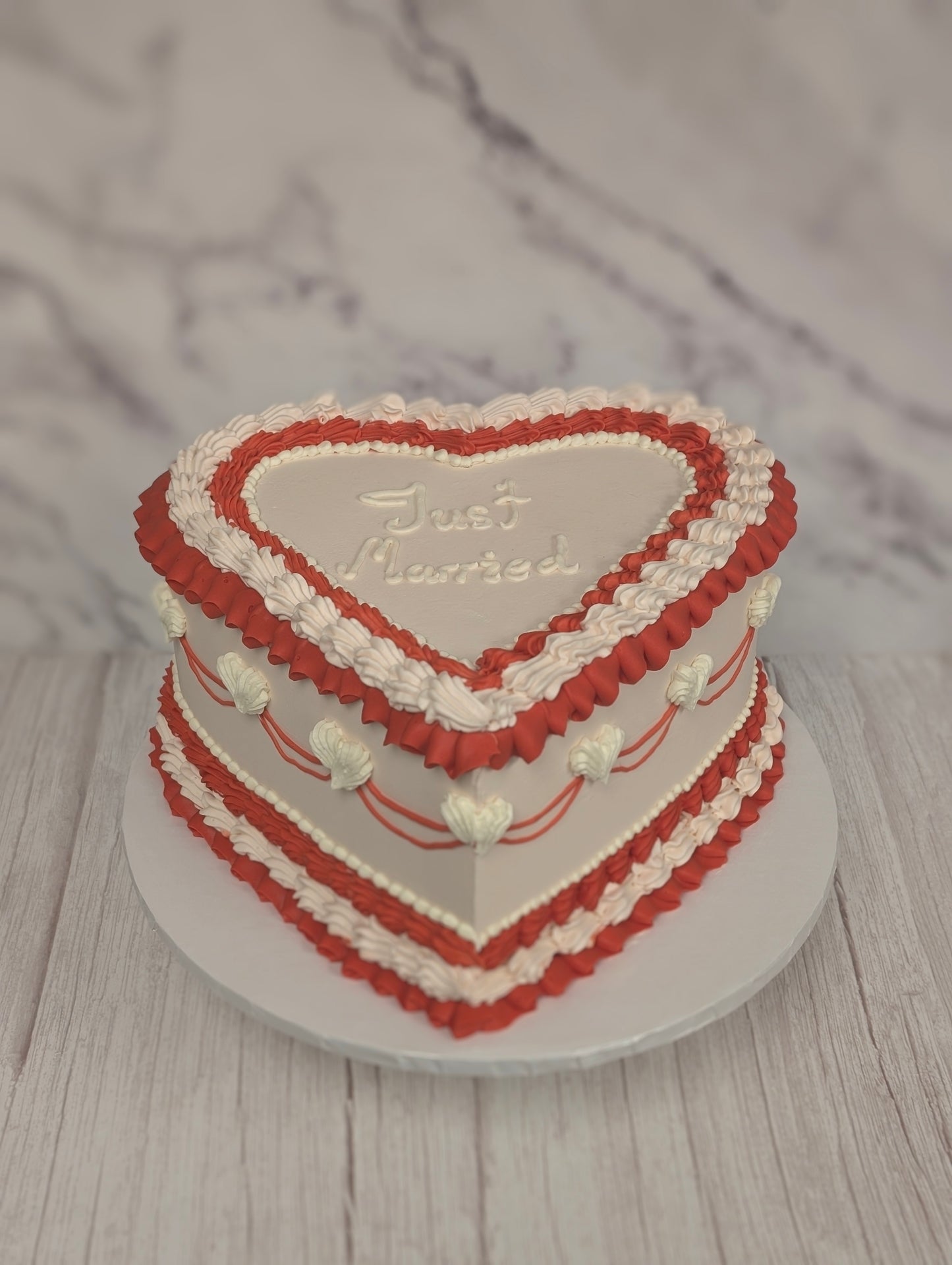 Customizable Vintage style cake