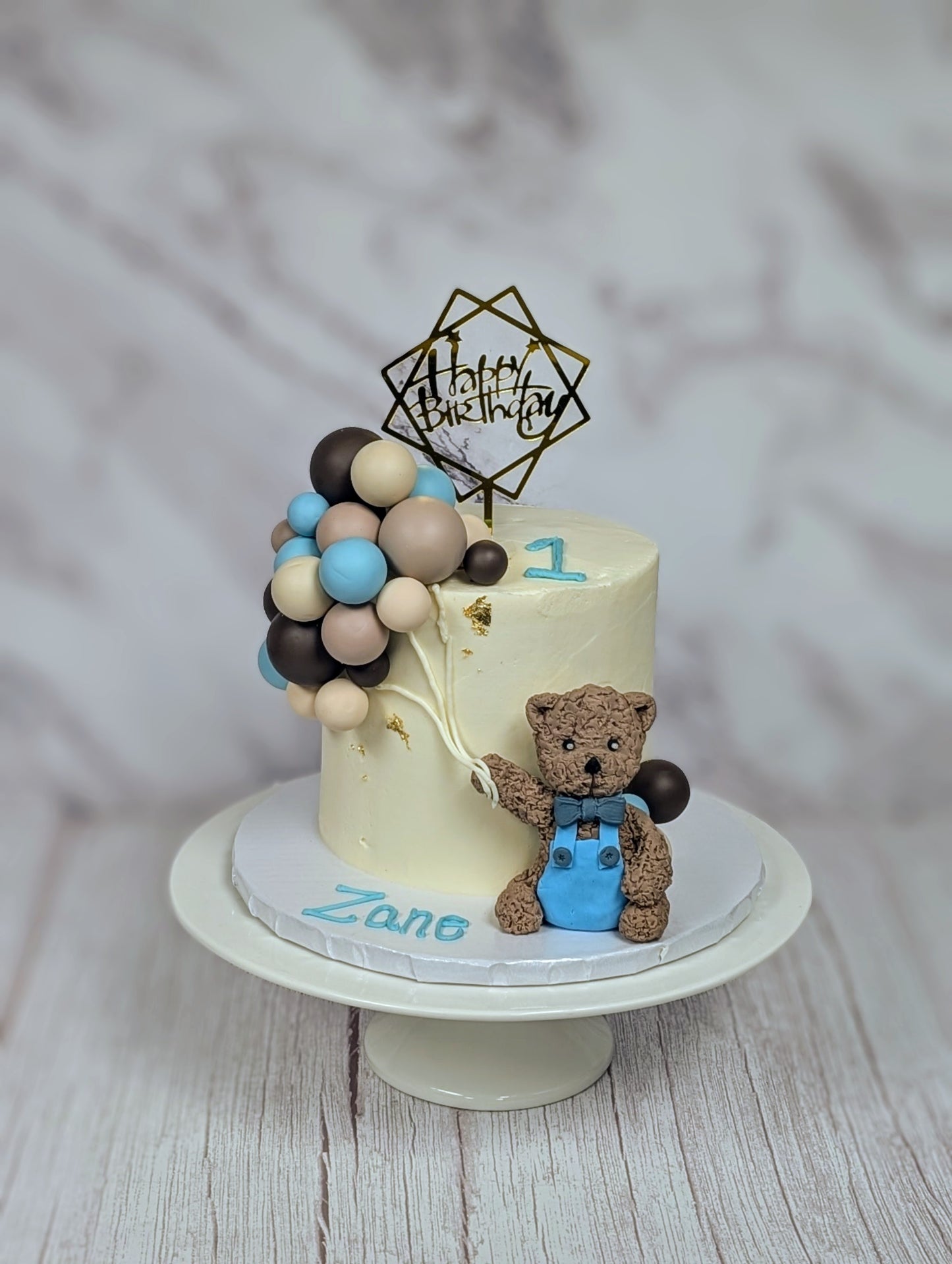 Bear Baby shower cake
