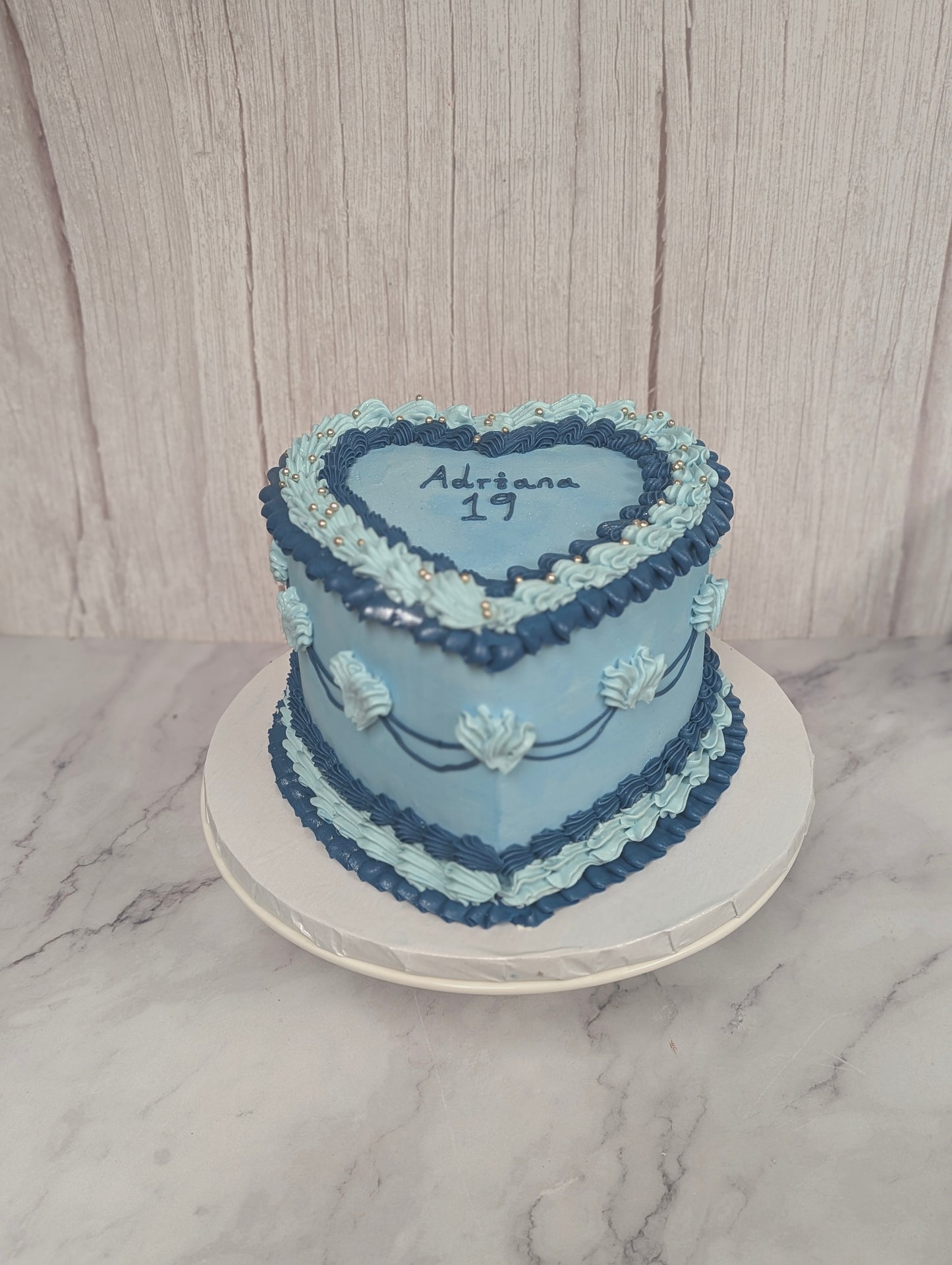 Vintage style cake