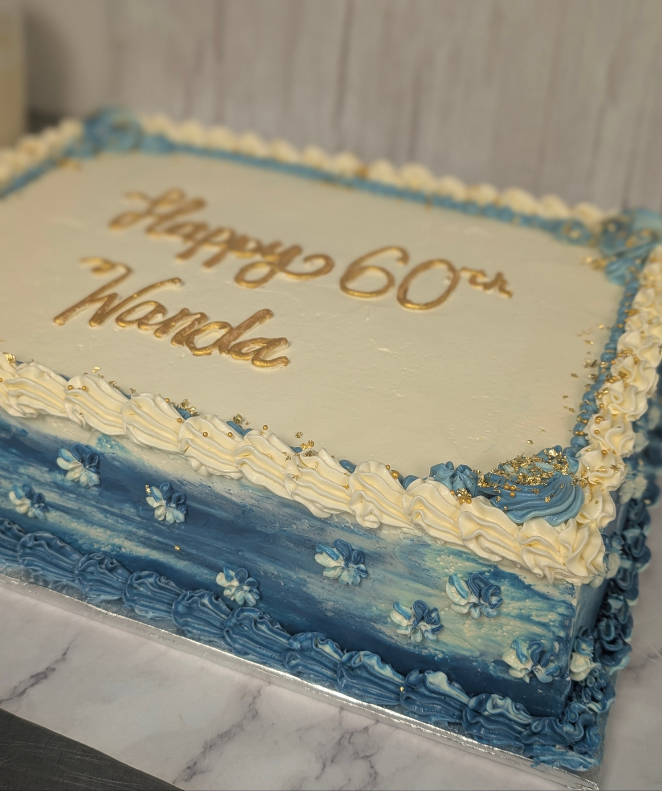 Customizable sheet cakes