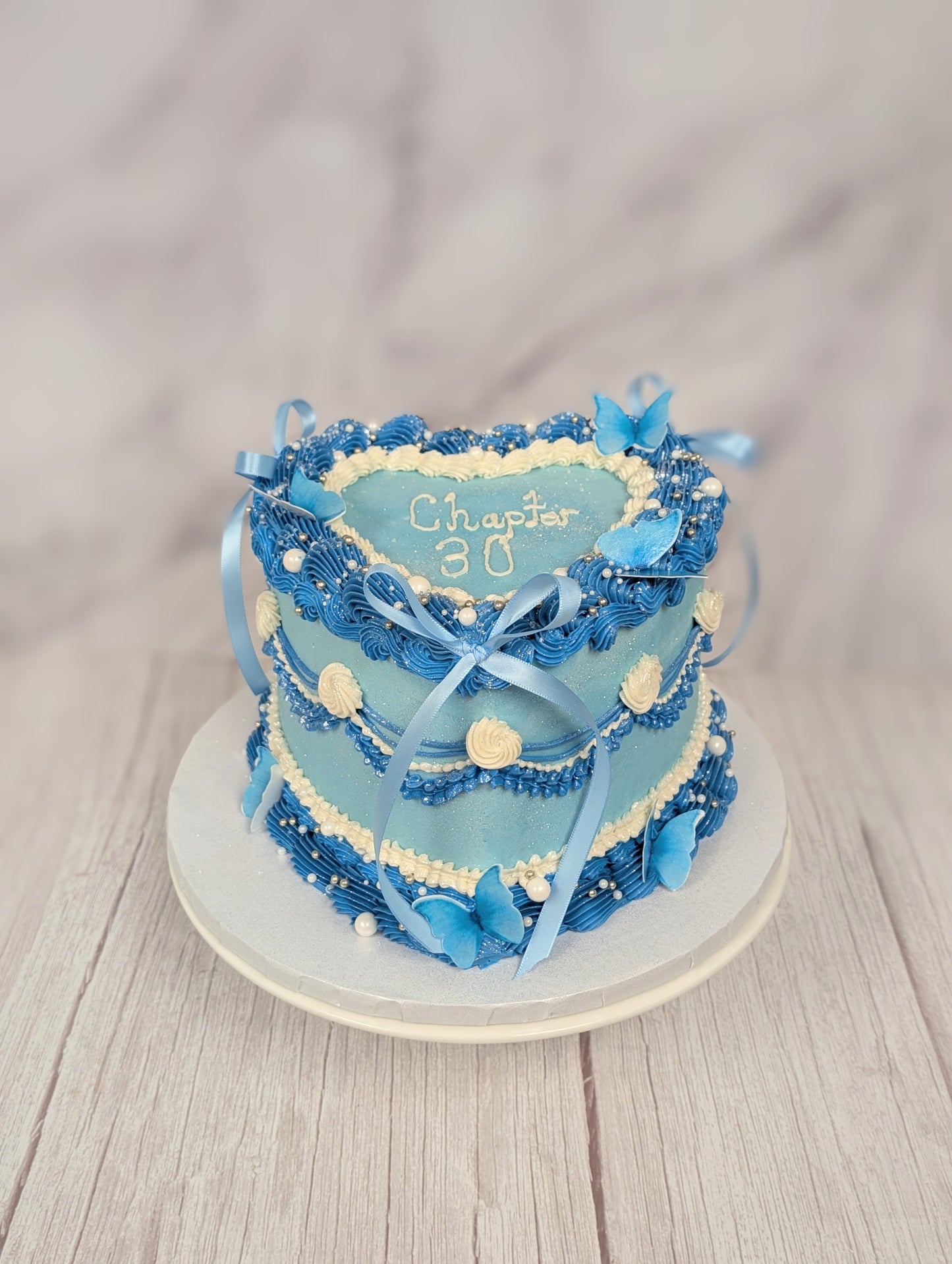 Customizable Vintage style cake