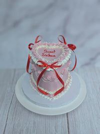 Customizable Vintage style cake